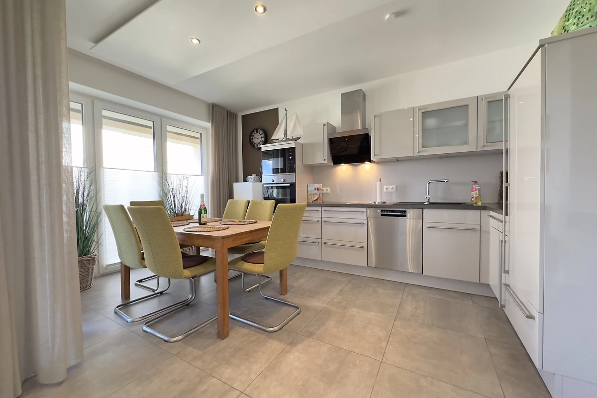 26731_10240485276571