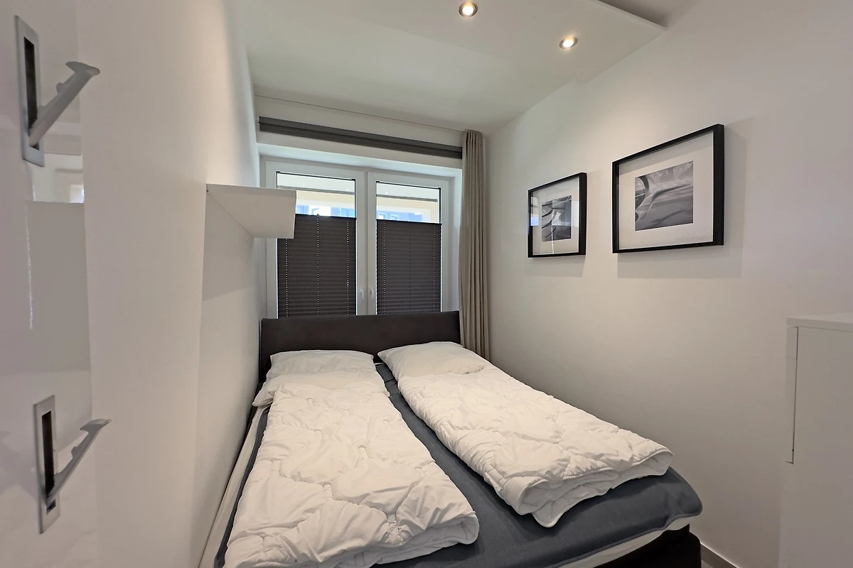 26731_77140485276571