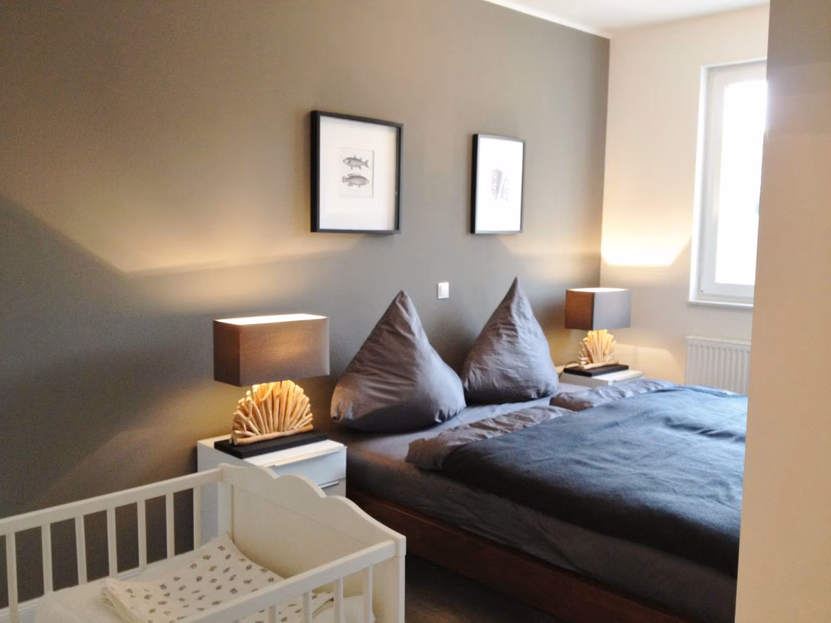 schlafzimmer-mi-boxspringbett-woogehus